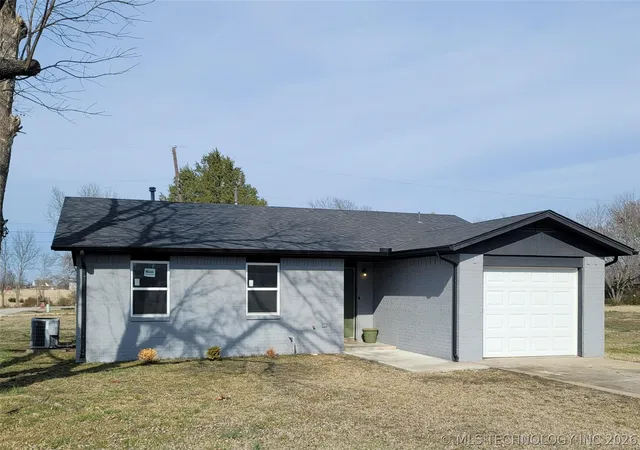 Photo 1 of Single family home for sale at 802 E Knisley Ave, Checotah, OK 74426 | MLS# 2630918 | Listing updated on 2026-08-21