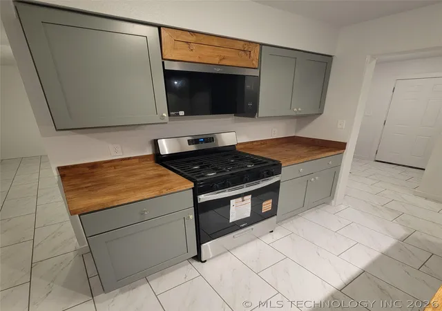 Photo 3 of Single family home for sale at 802 E Knisley Ave, Checotah, OK 74426 | MLS# 2630918 | Listing updated on 2026-08-21