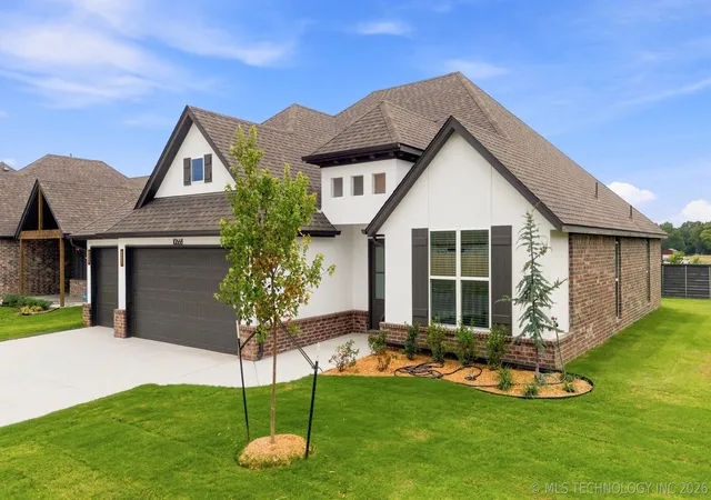 Photo 2 of Single family home for sale at 10668 S 226th Eastavenue, Broken Arrow, OK 74014 | MLS# 2630911 | Listing updated on 2026-08-25