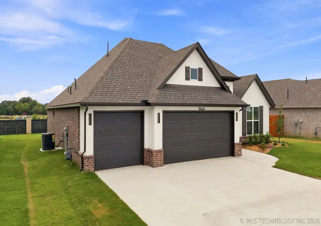 Photo 3 of Single family home for sale at 10668 S 226th Eastavenue, Broken Arrow, OK 74014 | MLS# 2630911 | Listing updated on 2026-08-25