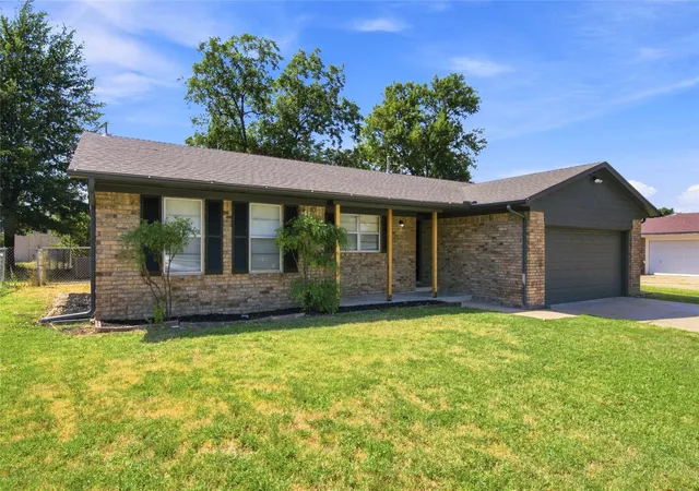 Photo 2 of Sale Pending at 3008 S Elm Ave, Broken Arrow, OK 74012 | MLS# 2630731 | Listing updated on 2026-08-24