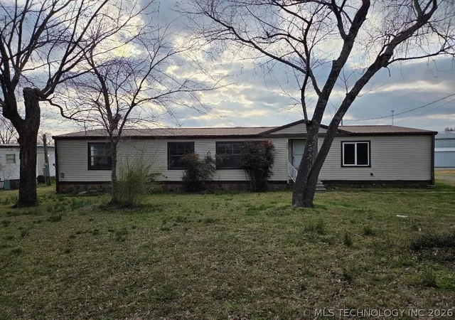 Photo 2 of Manufactured home for sale at 525 Sw 3rd Street, Mc Alester, OK 74501 | MLS# 2630926 | Listing updated on 2026-08-21