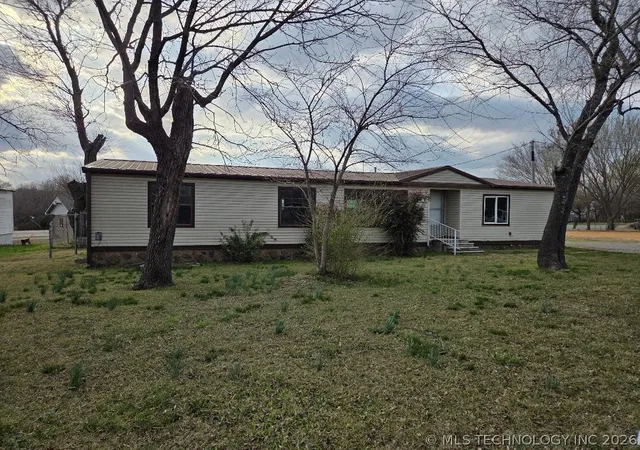 Photo 3 of Manufactured home for sale at 525 SW 3rd Street, Mc Alester, OK 74501 | MLS# 2630926 | Listing updated on 2026-08-21