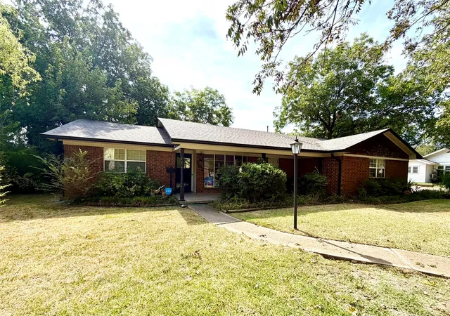 1st image of 502 B St Nw, Ardmore, OK 73401 | MLS# 2628504