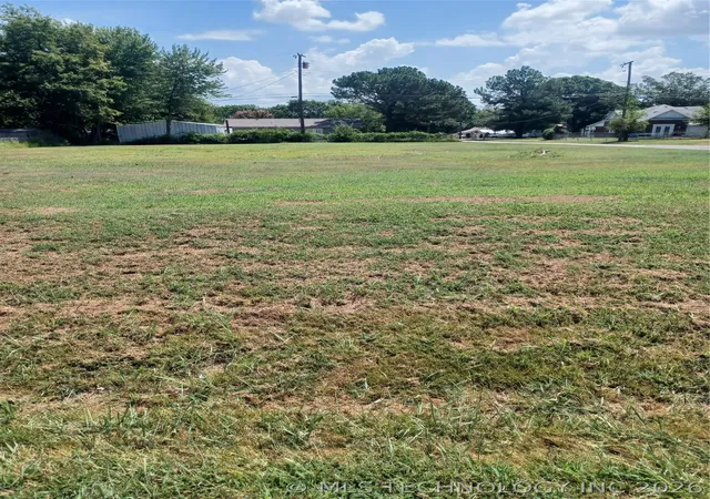 Photo 1 of Land for sale at 514 Se Main St, Checotah, OK 74426 | MLS# 2630936 | Listing updated on 2026-08-20