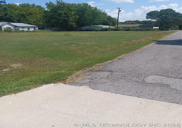 Photo 4 of Land for sale at 514 SE Main St, Checotah, OK 74426 | MLS# 2630936 | Listing updated on 2026-08-20
