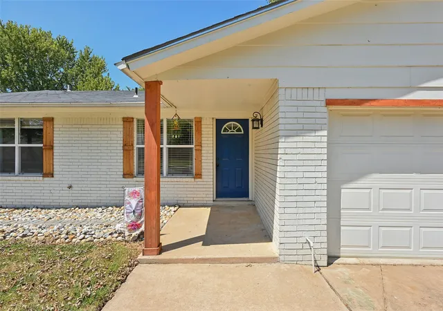 Photo 2 of Sale Pending at 1624 S 4th Street, Broken Arrow, OK 74012 | MLS# 2630934 | Listing updated on 2026-08-25