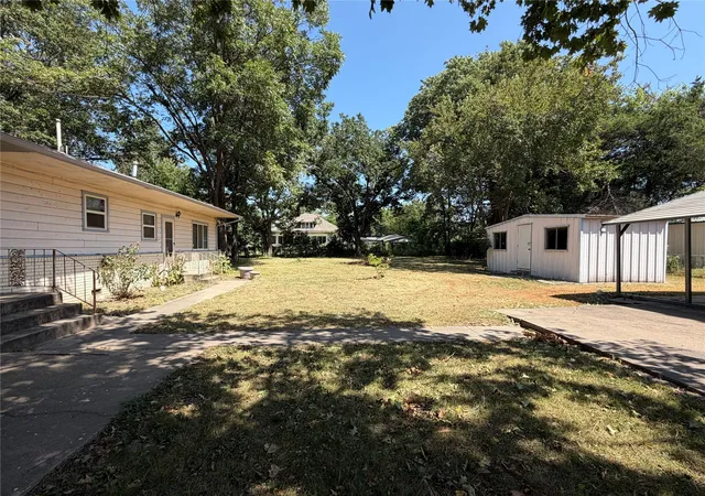 Photo 4 of Single family home for sale at 911 S Mcquarrie Ave, Wagoner, OK 74467 | MLS# 2630927 | Listing updated on 2026-08-21