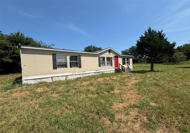 Photo 2 of Sale Pending at 424865 Texanna Rd, Eufaula, OK 74432 | MLS# 2629970 | Listing updated on 2026-08-23