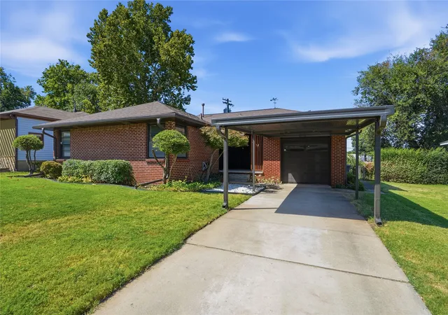 Photo 3 of Sale Pending at 3814 S Indianapolis Ave, Tulsa, OK 74135 | MLS# 2630888 | Listing updated on 2026-08-27
