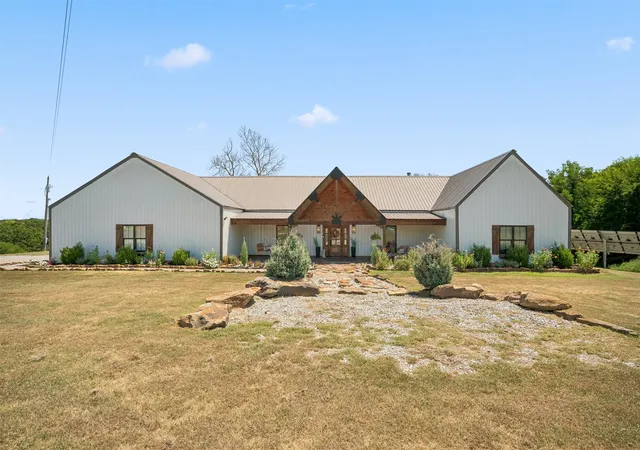 Photo 3 of Single family home for sale at 5086 N 427 Road, Pryor, OK 74361 | MLS# 2630979 | Listing updated on 2026-08-21