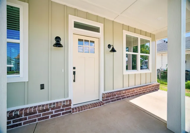Photo 2 of Single family home for sale at 424 E 4th Street, Claremore, OK 74017 | MLS# 2630992 | Listing updated on 2026-08-21