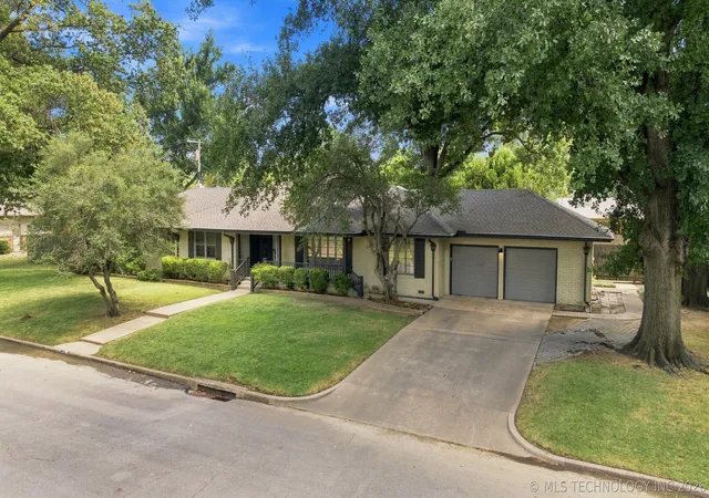 Photo 3 of Sale Pending at 2706 E 57th Street, Tulsa, OK 74105 | MLS# 2629893 | Listing updated on 2026-08-27