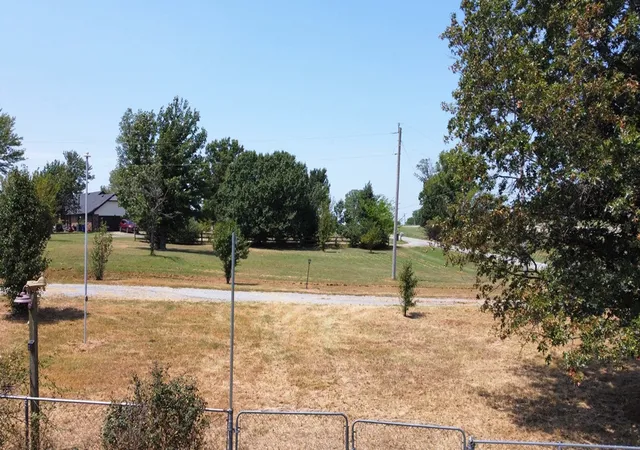 Photo 3 of Single family home for sale at 19184 E Summer Ln, Claremore, OK 74019 | MLS# 2631002 | Listing updated on 2026-08-21
