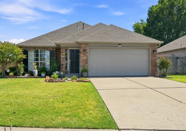 Photo 1 of Sale Pending at 3313 W Hartford St, Broken Arrow, OK 74012 | MLS# 2631021 | Listing updated on 2026-08-27