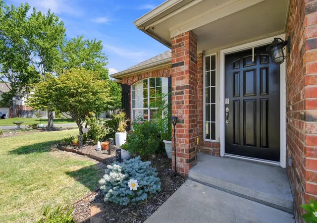 Photo 2 of Sale Pending at 3313 W Hartford St, Broken Arrow, OK 74012 | MLS# 2631021 | Listing updated on 2026-08-27