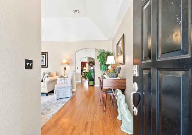 Photo 3 of Sale Pending at 3313 W Hartford St, Broken Arrow, OK 74012 | MLS# 2631021 | Listing updated on 2026-08-27