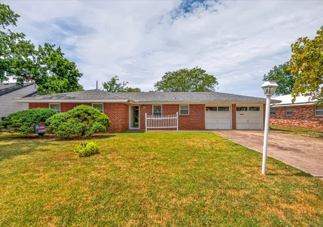 Photo 1 of Sale Pending at 229 Ne Myers Ave, Bartlesville, OK 74006 | MLS# 2630982 | Listing updated on 2026-08-28