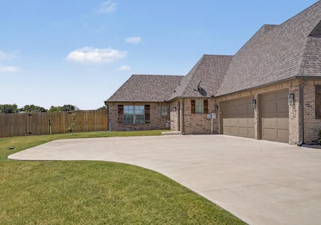 Photo 3 of Sale Pending at 10722 N 158th East Ave, Owasso, OK 74055 | MLS# 2630759 | Listing updated on 2026-08-26