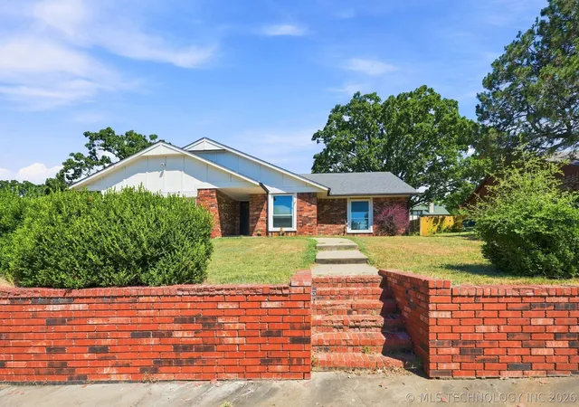 Photo 1 of Single family home for sale at 1016 E 13th St, Claremore, OK 74017 | MLS# 2631073 | Listing updated on 2026-08-23