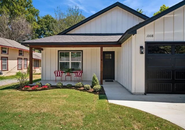 Photo 2 of Single family home for sale at 1008 N Sioux Ave, Claremore, OK 74017 | MLS# 2631022 | Listing updated on 2026-08-24