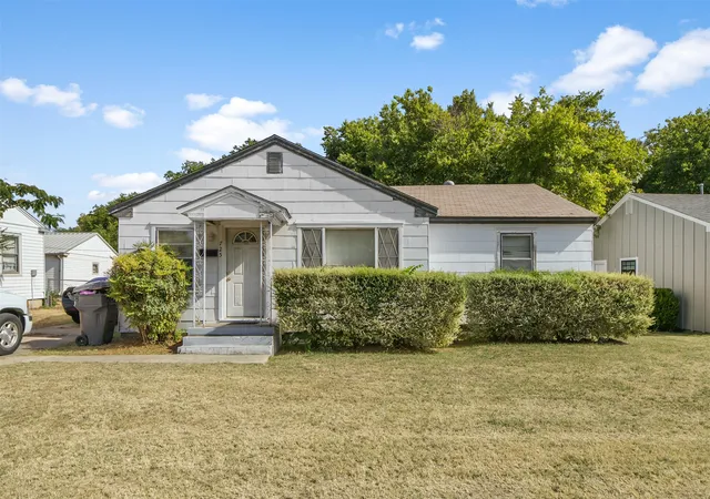 1st image of 725 Ash, Ardmore, OK 73401 | MLS# 2629783