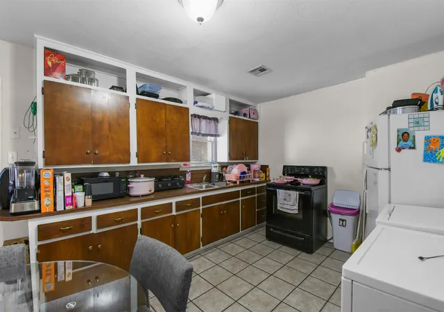 Photo 3 of Single family home for sale at 725 Ash, Ardmore, OK 73401 | MLS# 2629783 | Listing updated on 2026-09-30