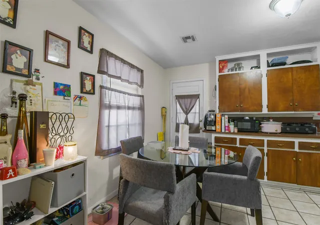 Photo 4 of Single family home for sale at 725 Ash, Ardmore, OK 73401 | MLS# 2629783 | Listing updated on 2026-09-30