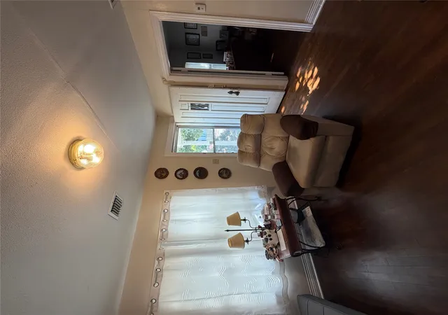 2nd image of 227 Sw B St, Ardmore, OK 73401 | MLS# 2629773