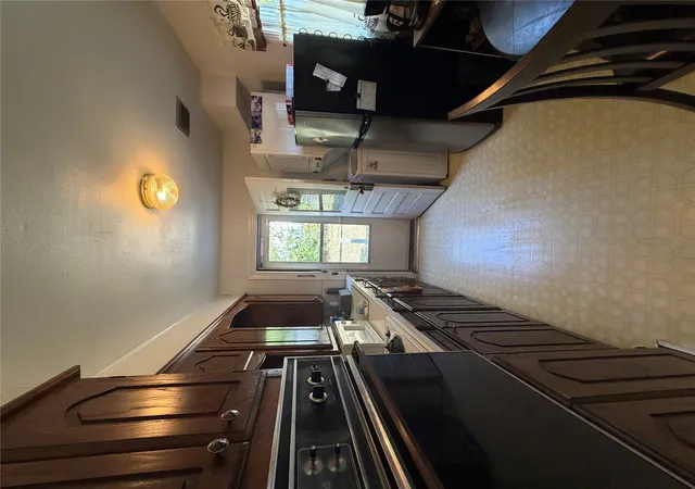Photo 3 of Sale Pending at 227 Sw B St, Ardmore, OK 73401 | MLS# 2629773 | Listing updated on 2026-08-26