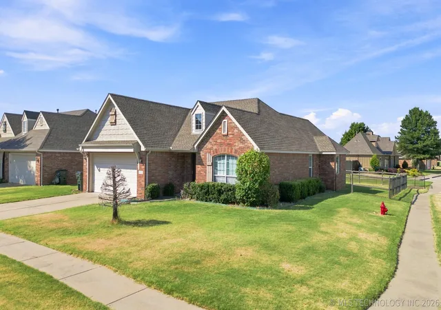 Photo 2 of Single family home for sale at 9022 N 156th East Eastavenue, Owasso, OK 74055 | MLS# 2630728 | Listing updated on 2026-08-22