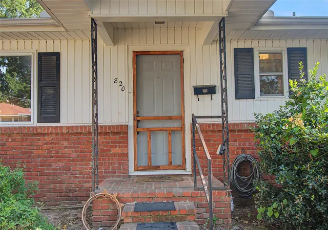 Photo 3 of Sale Pending at 820 W Jefferson Ave, Checotah, OK 74426 | MLS# 2631006 | Listing updated on 2026-08-24