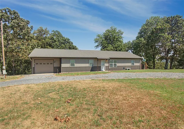 Photo 2 of Single family home for sale at 4930 S 71st St E, Muskogee, OK 74403 | MLS# 2631161 | Listing updated on 2026-08-24