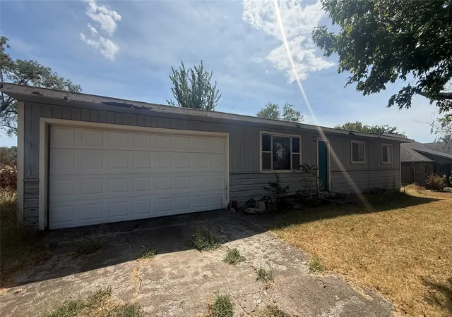 Photo 1 of Sale Pending at 320 S Maple St, Chelsea, OK 74016 | MLS# 2631130 | Listing updated on 2026-09-29