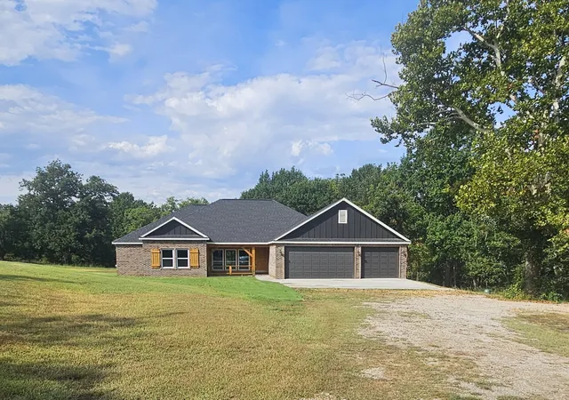 Photo 4 of Single family home for sale at 30063 N 3996 Dr, Ramona, OK 74061 | MLS# 2630685 | Listing updated on 2026-08-24