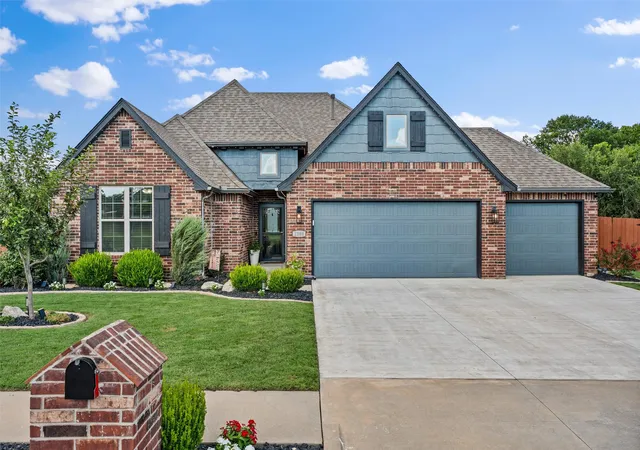 Photo 2 of Single family home for sale at 2108 Lester Ave, Bartlesville, OK 74006 | MLS# 2631112 | Listing updated on 2026-08-22