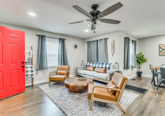 Photo 4 of Single family home for sale at 3819 E 15Th St, Tulsa, OK 74112 | MLS# 2631208 | Listing updated on 2026-08-22