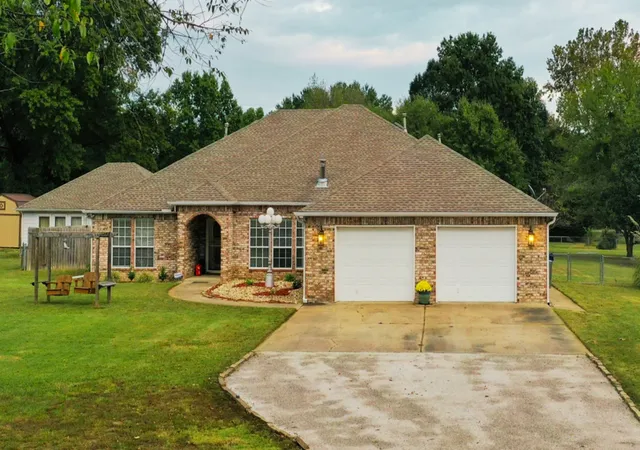 Photo 1 of Single family home for sale at 17533 S 321st Eastavenue, Coweta, OK 74429 | MLS# 2631146 | Listing updated on 2026-10-08