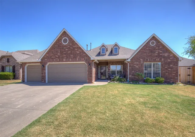 Photo 1 of Sale Pending at 7007 N 120th Eastavenue, Owasso, OK 74055 | MLS# 2630908 | Listing updated on 2026-08-26