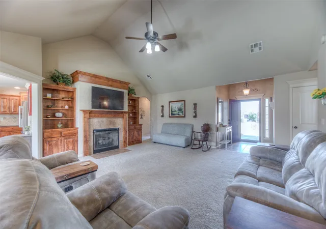 Photo 3 of Sale Pending at 7007 N 120th Eastavenue, Owasso, OK 74055 | MLS# 2630908 | Listing updated on 2026-08-26