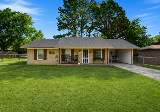 1st image of 208 W Umstead, Colbert, OK 74733 | MLS# 2631217