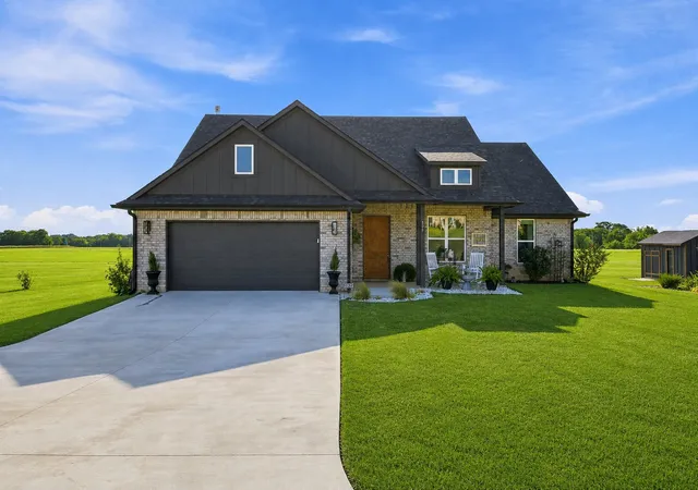1st image of 131 Paralee St, Durant, OK 74701 | MLS# 2631233