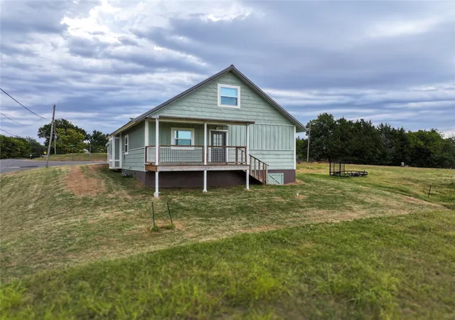 Photo 1 of Single family home for sale at 720 E 4th St, Sulphur, OK 73086 | MLS# 2630883 | Listing updated on 2026-08-24