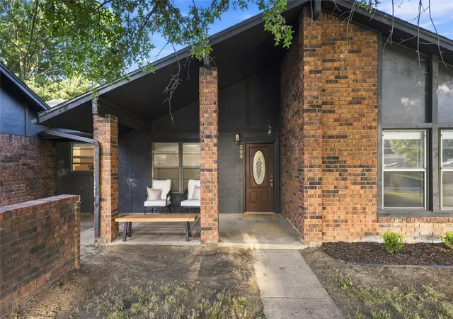 Photo 4 of Single family home for sale at 303 E Gawf Ln, Muskogee, OK 74403 | MLS# 2631254 | Listing updated on 2026-10-01