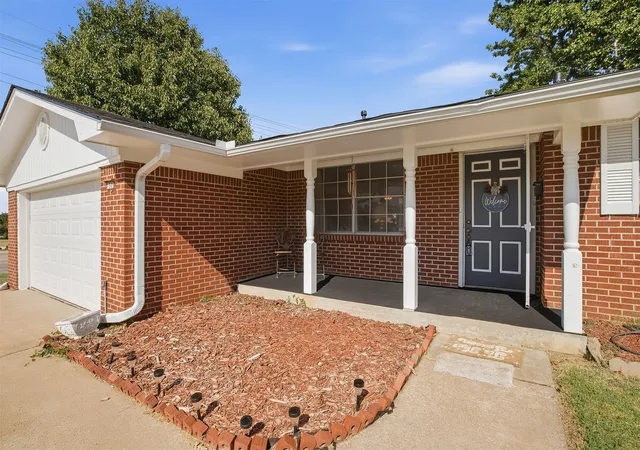 Photo 3 of Single family home for sale at 1505 S 77th East Eastavenue, Tulsa, OK 74112 | MLS# 2631256 | Listing updated on 2026-08-24