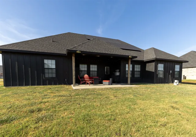 Photo 4 of Single family home for sale at 33 Bull Run, Calera, OK 74730 | MLS# 2630833 | Listing updated on 2026-08-24