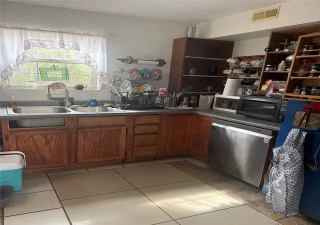 Photo 3 of Single family home for sale at 11600 Camino Real Dr, Norman, OK 73026 | MLS# 2631016 | Listing updated on 2026-09-01