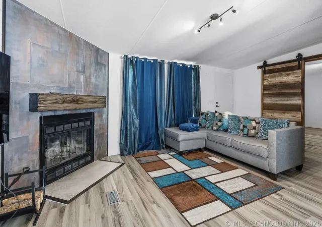 Photo 3 of Manufactured home for sale at 1080 Harvey Rd, Ardmore, OK 73401 | MLS# 2631136 | Listing updated on 2026-08-25