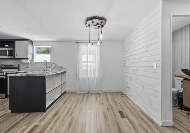 Photo 3 of Manufactured home for sale at 1080 Harvey Rd, Ardmore, OK 73401 | MLS# 2631136 | Listing updated on 2026-08-25