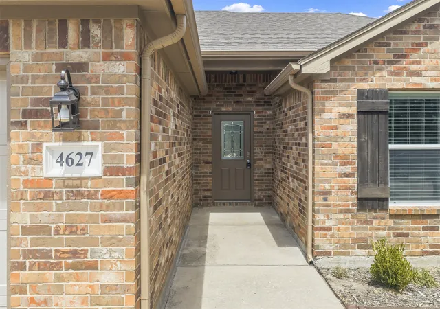 Photo 3 of Single family home for sale at 4627 Lakeshore Dr, Ardmore, OK 73401 | MLS# 2631301 | Listing updated on 2026-08-25